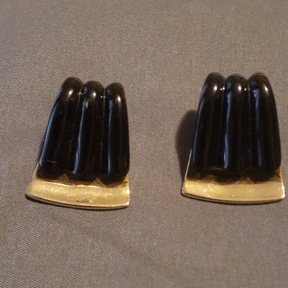 NAPIER VINTAGEGOL PLATED Earrings with black. 1 1/2" X 1" (pierce ears) ( L7 BB) - Picture 2 of 3